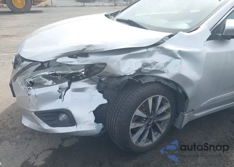 2017 Nissan Altima 2.5 Sv z USA, uszkodzony, nr VIN 1N4AL3AP3HC250163